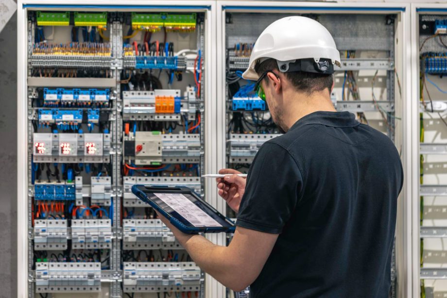 cara kerja panel listrik